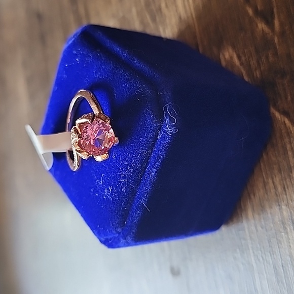 Fragrant Jewels NEW Rose Gold Pink Gem Ring size 7 - Picture 1 of 12